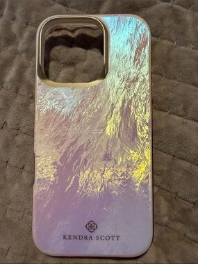 Kendra Scott Iridescent Pink and Gold MagSafe Compatible iPhone 16 pro Case